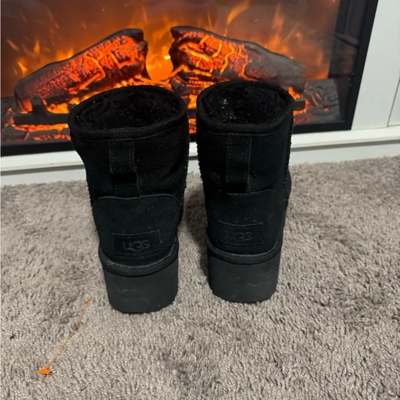 Ugg Classic Ultra Mini Platform - Picture 5 of 5